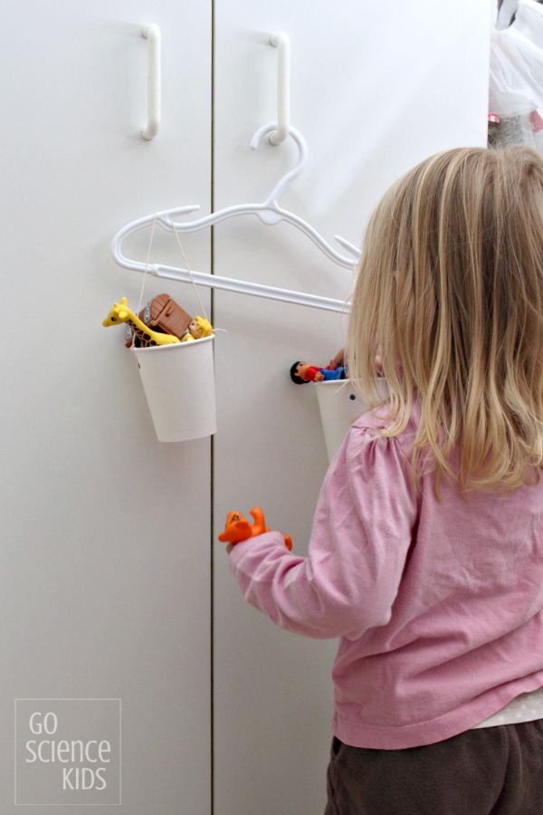 https://gosciencekids.com/wp-content/uploads/2015/08/DIY-balance-scales-for-preschoolers.jpg