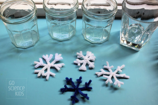 Pipecleaner snowflakes - Go Science Kids