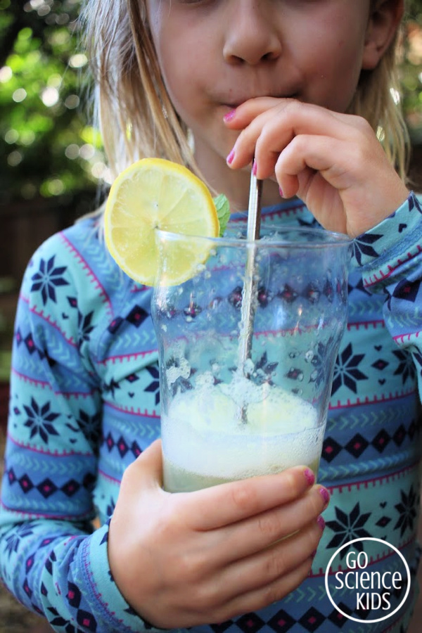 How to make Fizzy Old-Fashioned Lemonade – Go Science Kids